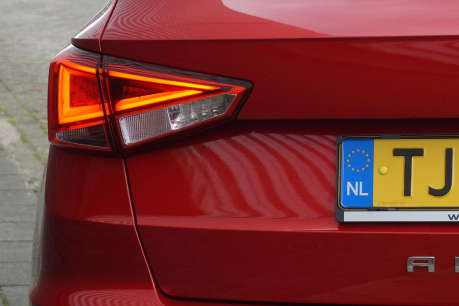 Seat Arona 1.0 TSI 115PK Launch Edition/Dealeronderhouden/ Trekhaak/Two-Tone.