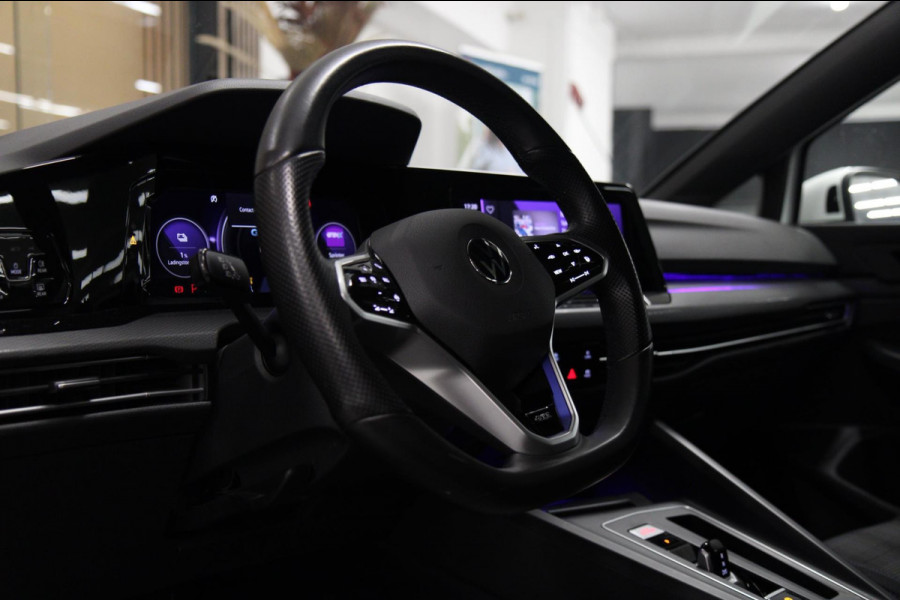 Volkswagen Golf 1.4 eHybrid GTE / PANO/HUD/IQLIGHT/CAM/CARPLAY/VOL