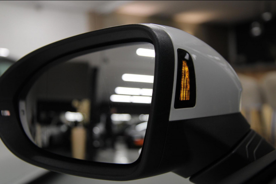 Volkswagen Golf 1.4 eHybrid GTE / PANO/HUD/IQLIGHT/CAM/CARPLAY/VOL