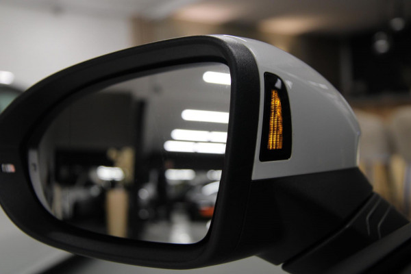 Volkswagen Golf 1.4 eHybrid GTE / PANO/HUD/IQLIGHT/CAM/CARPLAY/VOL