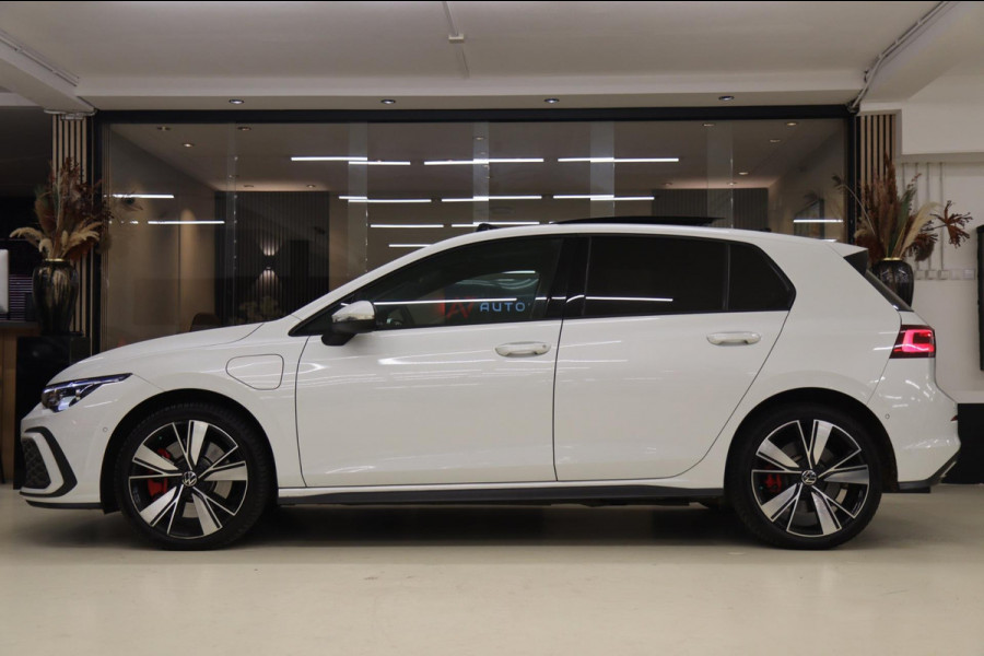 Volkswagen Golf 1.4 eHybrid GTE / PANO/HUD/IQLIGHT/CAM/CARPLAY/VOL