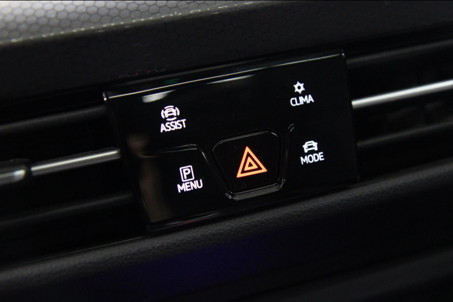 Volkswagen Golf 1.4 eHybrid GTE / PANO/HUD/IQLIGHT/CAM/CARPLAY/VOL
