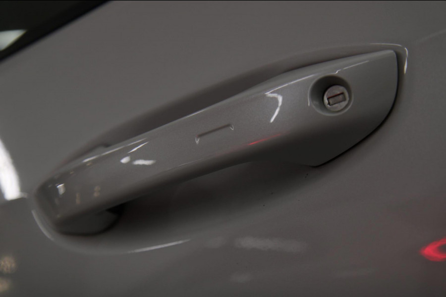 Volkswagen Golf 1.4 eHybrid GTE / PANO/HUD/IQLIGHT/CAM/CARPLAY/VOL