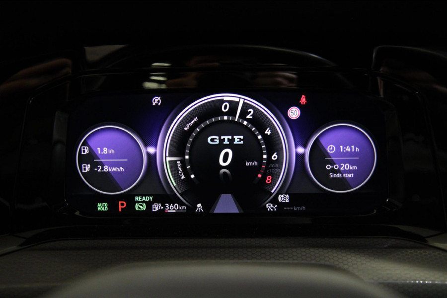 Volkswagen Golf 1.4 eHybrid GTE / PANO/HUD/IQLIGHT/CAM/CARPLAY/VOL