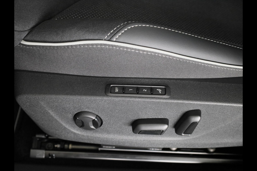 Škoda Enyaq 60 Sportline 204 pk | Panoramadak | Adaptive Cruise Control | Blind Spot |