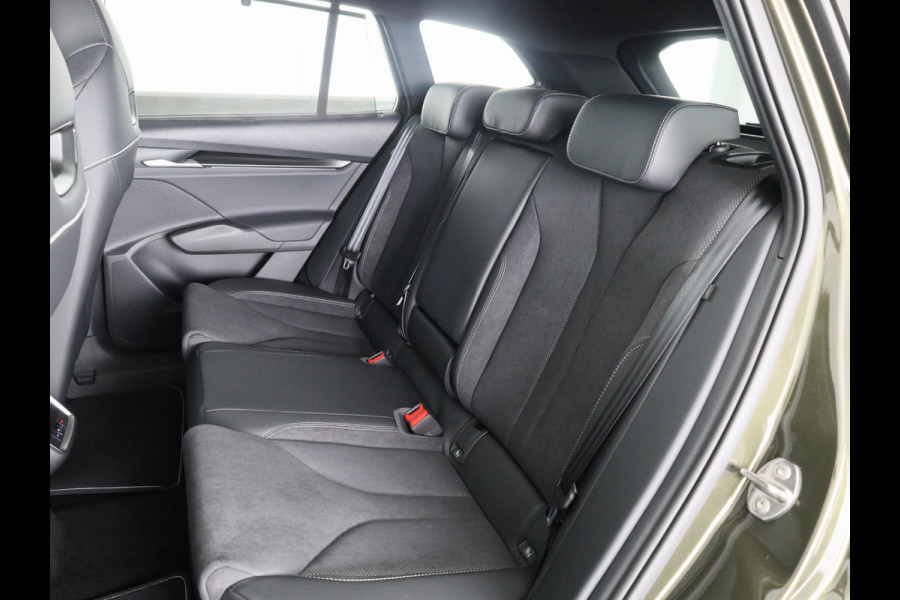 Škoda Enyaq 60 Sportline 204 pk | Panoramadak | Adaptive Cruise Control | Blind Spot |