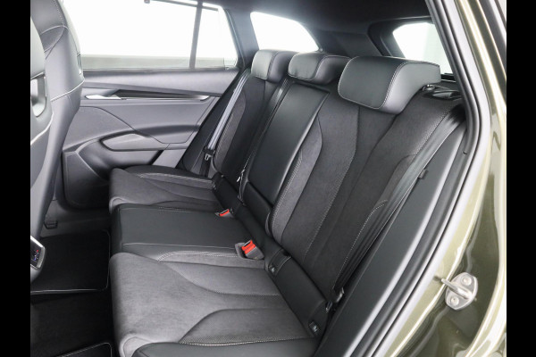 Škoda Enyaq 60 Sportline 204 pk | Panoramadak | Adaptive Cruise Control | Blind Spot |