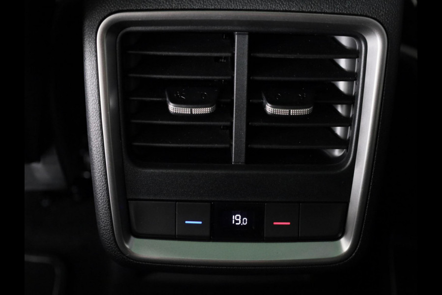 Škoda Enyaq 60 Sportline 204 pk | Panoramadak | Adaptive Cruise Control | Blind Spot |