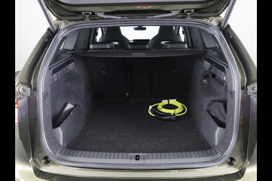 Škoda Enyaq 60 Sportline 204 pk | Panoramadak | Adaptive Cruise Control | Blind Spot |