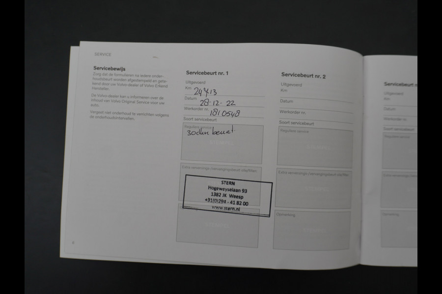 Volvo V60 2.0T AUT-7 Inscription Leder MHEV Apple Carplay Android Auto Harman&Kardon®-Hifi Camera Adap.Cruise Elek.Stoelen Stuur+Stoelverw Lmv 18" Led Elek. Achterklep Regen-Lichtsensor Collision Avoidance Bluetooth Wifi 1e Eigenaar €50.755 Nieuwprijs Zeer compleet MHEV-Mild-Hybrid 1.800kg trekvermogen