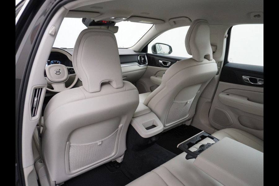 Volvo V60 2.0T AUT-7 Inscription Leder MHEV Apple Carplay Android Auto Harman&Kardon®-Hifi Camera Adap.Cruise Elek.Stoelen Stuur+Stoelverw Lmv 18" Led Elek. Achterklep Regen-Lichtsensor Collision Avoidance Bluetooth Wifi 1e Eigenaar €50.755 Nieuwprijs Zeer compleet MHEV-Mild-Hybrid 1.800kg trekvermogen