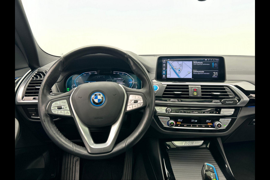 BMW iX3 Executive 80 kWh * SOH 98% * Pano/dak Trekhaak Camera Origineel NL