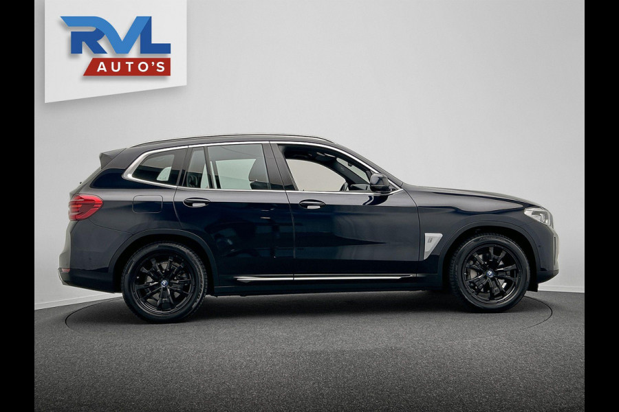 BMW iX3 Executive 80 kWh * SOH 98% * Pano/dak Trekhaak Camera Origineel NL