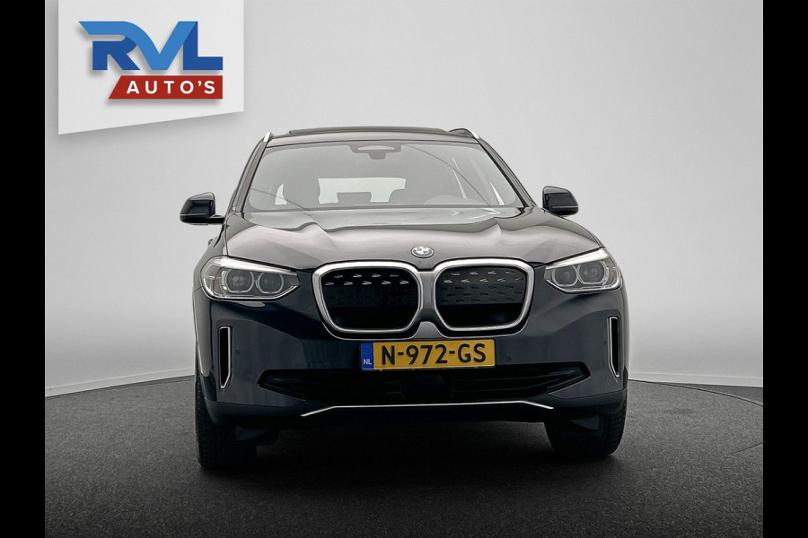BMW iX3 Executive 80 kWh * SOH 98% * Pano/dak Trekhaak Camera Origineel NL