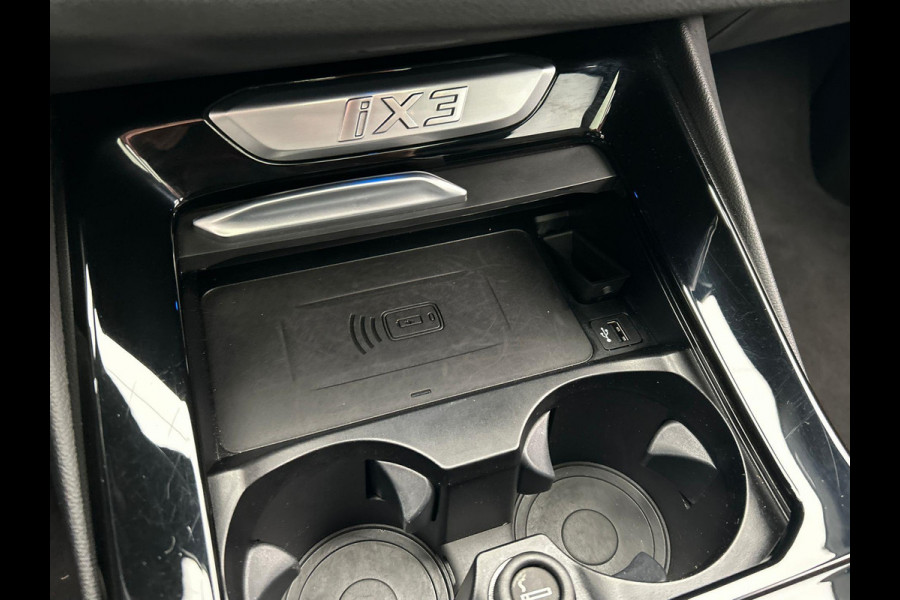 BMW iX3 Executive 80 kWh * SOH 98% * Pano/dak Trekhaak Camera Origineel NL