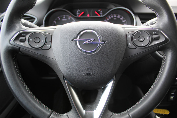 Opel Crossland 1.2-110pk Turbo Ultimate. Mooie en luxe hoogzitter met weinig km's ! Volautm. airco dual, cruise control, camera, comfortstoelen, metallic lak,  LM wielen, navigatie, telefoonvoorb., LED verlichting  etc.