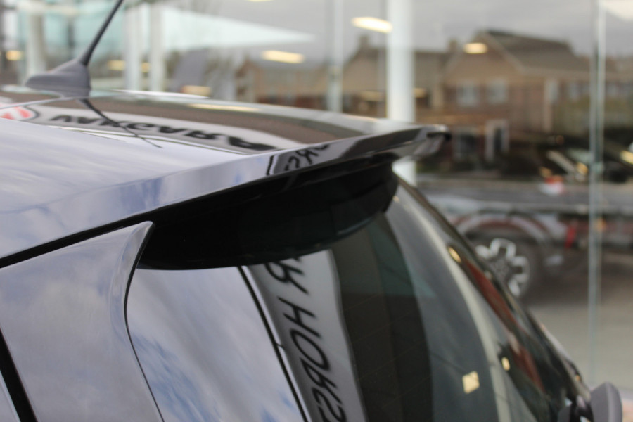 Opel Crossland 1.2-110pk Turbo Ultimate. Mooie en luxe hoogzitter met weinig km's ! Volautm. airco dual, cruise control, camera, comfortstoelen, metallic lak,  LM wielen, navigatie, telefoonvoorb., LED verlichting  etc.