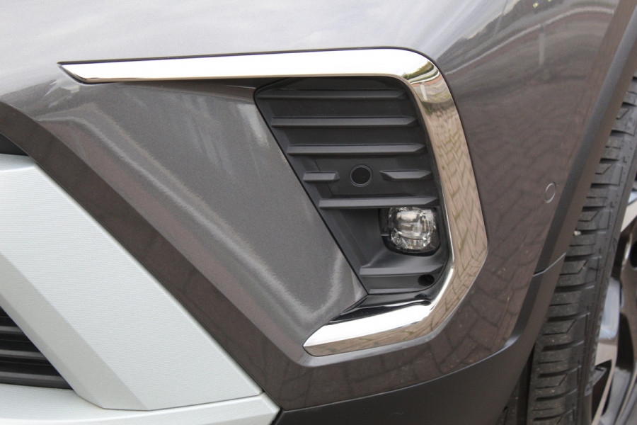 Opel Crossland 1.2-110pk Turbo Ultimate. Mooie en luxe hoogzitter met weinig km's ! Volautm. airco dual, cruise control, camera, comfortstoelen, metallic lak,  LM wielen, navigatie, telefoonvoorb., LED verlichting  etc.