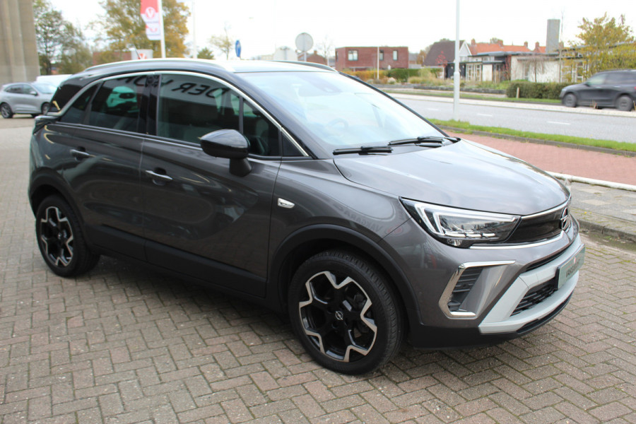 Opel Crossland 1.2-110pk Turbo Ultimate. Mooie en luxe hoogzitter met weinig km's ! Volautm. airco dual, cruise control, camera, comfortstoelen, metallic lak,  LM wielen, navigatie, telefoonvoorb., LED verlichting  etc.