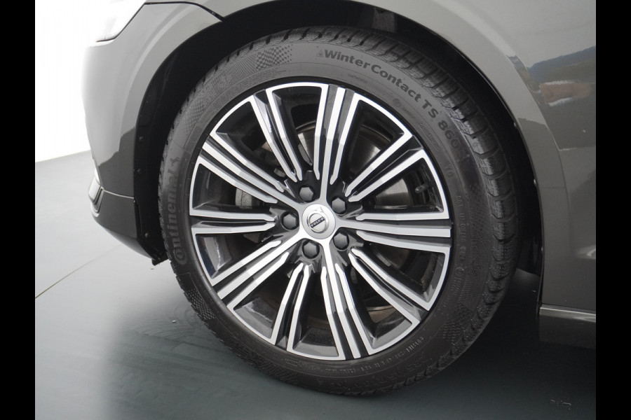 Volvo V60 2.0T AUT-7 Inscription Leer MHEV Apple Carplay Android Auto Harman&Kardon®-Hifi Camera Adap.Cruise Elek.Stoelen Stuur+Stoelverwa Lmv 18" Led Elek. Achterklep Regen-Lichtsensor Collision Avoidance Bluetooth Wifi 1e Eigenaar €50.755 Nieuwprijs Zeer compleet MHEV-Mild-Hybrid 1.800kg trekvermogen