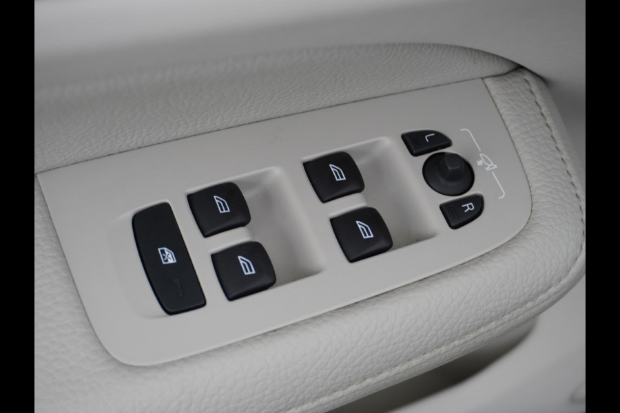 Volvo V60 2.0T AUT-7 Inscription Leer MHEV Apple Carplay Android Auto Harman&Kardon®-Hifi Camera Adap.Cruise Elek.Stoelen Stuur+Stoelverwa Lmv 18" Led Elek. Achterklep Regen-Lichtsensor Collision Avoidance Bluetooth Wifi 1e Eigenaar €50.755 Nieuwprijs Zeer compleet MHEV-Mild-Hybrid 1.800kg trekvermogen