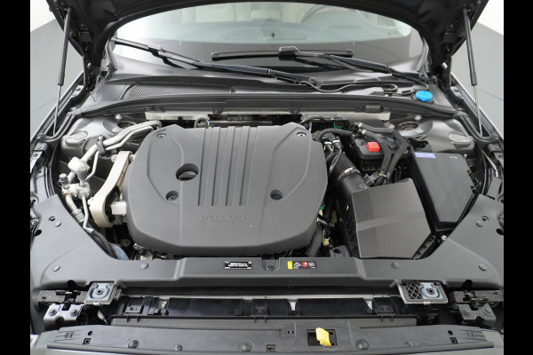 Volvo V60 2.0T AUT-7 Inscription Leer MHEV Apple Carplay Android Auto Harman&Kardon®-Hifi Camera Adap.Cruise Elek.Stoelen Stuur+Stoelverwa Lmv 18" Led Elek. Achterklep Regen-Lichtsensor Collision Avoidance Bluetooth Wifi 1e Eigenaar €50.755 Nieuwprijs Zeer compleet MHEV-Mild-Hybrid 1.800kg trekvermogen