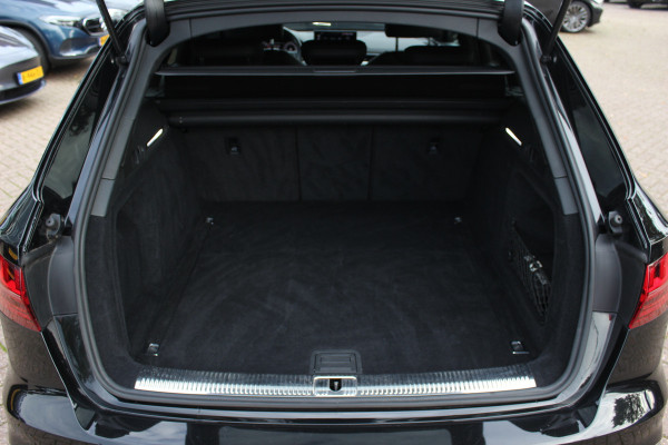 Audi A4 Avant 35 TFSI Launch edition Sport / Leder / Virtual Cockpit / Navigatie / Parkeerhulp V+A / 18'' / Stoelverwarming / Cruise Control