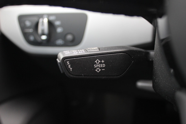 Audi A4 Avant 35 TFSI Launch edition Sport / Leder / Virtual Cockpit / Navigatie / Parkeerhulp V+A / 18'' / Stoelverwarming / Cruise Control