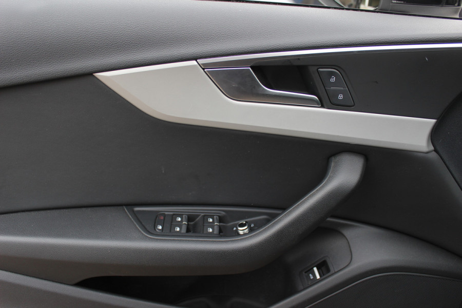 Audi A4 Avant 35 TFSI Launch edition Sport / Leder / Virtual Cockpit / Navigatie / Parkeerhulp V+A / 18'' / Stoelverwarming / Cruise Control
