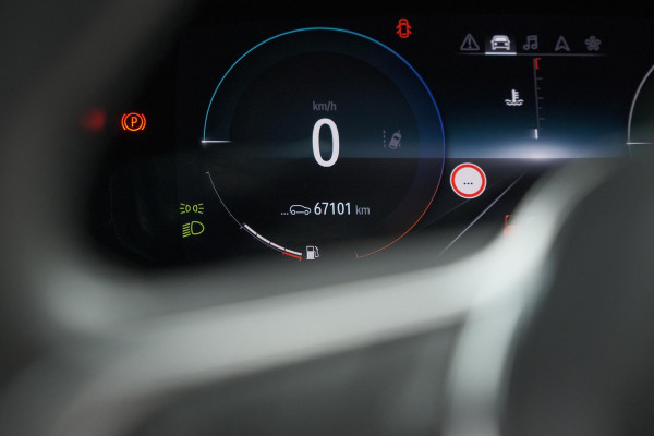 Renault Captur 1.6 E-Tech Plug-in Hybrid 160 Intens | Camera | 9.3 Inch Groot Scherm | Apple Carplay | Parkeersensoren