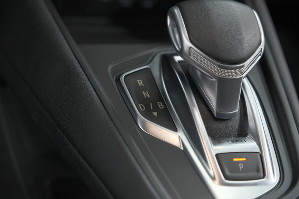 Renault Captur 1.6 E-Tech Plug-in Hybrid 160 Intens | Camera | 9.3 Inch Groot Scherm | Apple Carplay | Parkeersensoren