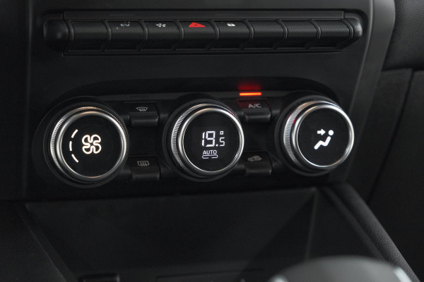 Renault Captur 1.6 E-Tech Plug-in Hybrid 160 Intens | Camera | 9.3 Inch Groot Scherm | Apple Carplay | Parkeersensoren