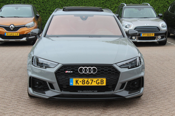 Audi RS4 Avant 2.9 TFSI quattro / Full option / Keramisch / Panoramadak / 360Camera / Carbon / Head-up / Sportuitlaat / 20'' / Luxe Leder / Dodehoek / Virtual Cockpit / Stoelmassage / B&O