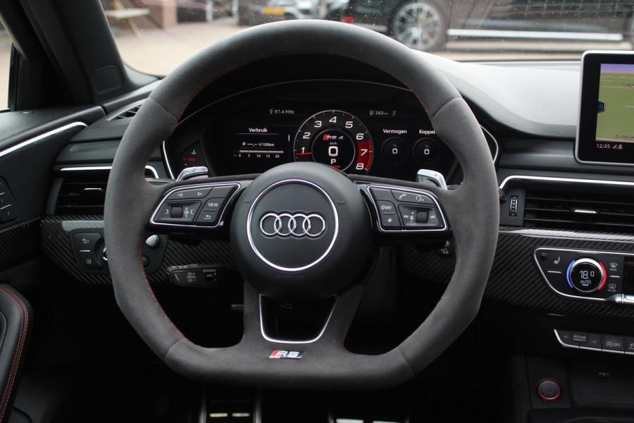 Audi RS4 Avant 2.9 TFSI quattro / Full option / Keramisch / Panoramadak / 360Camera / Carbon / Head-up / Sportuitlaat / 20'' / Luxe Leder / Dodehoek / Virtual Cockpit / Stoelmassage / B&O