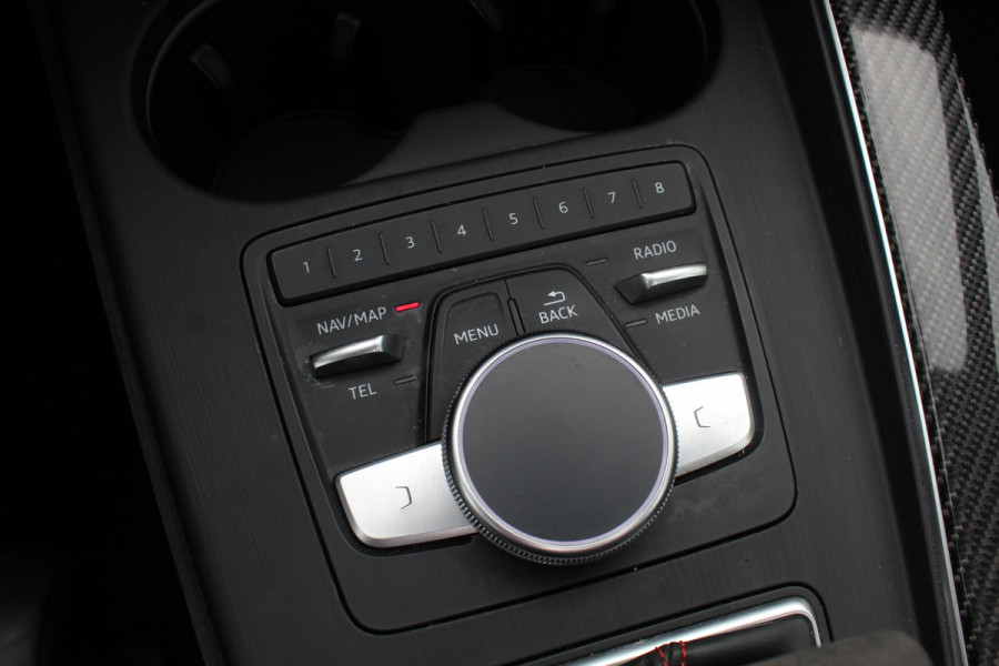 Audi RS4 Avant 2.9 TFSI quattro / Full option / Keramisch / Panoramadak / 360Camera / Carbon / Head-up / Sportuitlaat / 20'' / Luxe Leder / Dodehoek / Virtual Cockpit / Stoelmassage / B&O