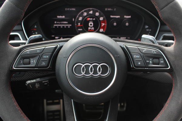 Audi RS4 Avant 2.9 TFSI quattro / Full option / Keramisch / Panoramadak / 360Camera / Carbon / Head-up / Sportuitlaat / 20'' / Luxe Leder / Dodehoek / Virtual Cockpit / Stoelmassage / B&O