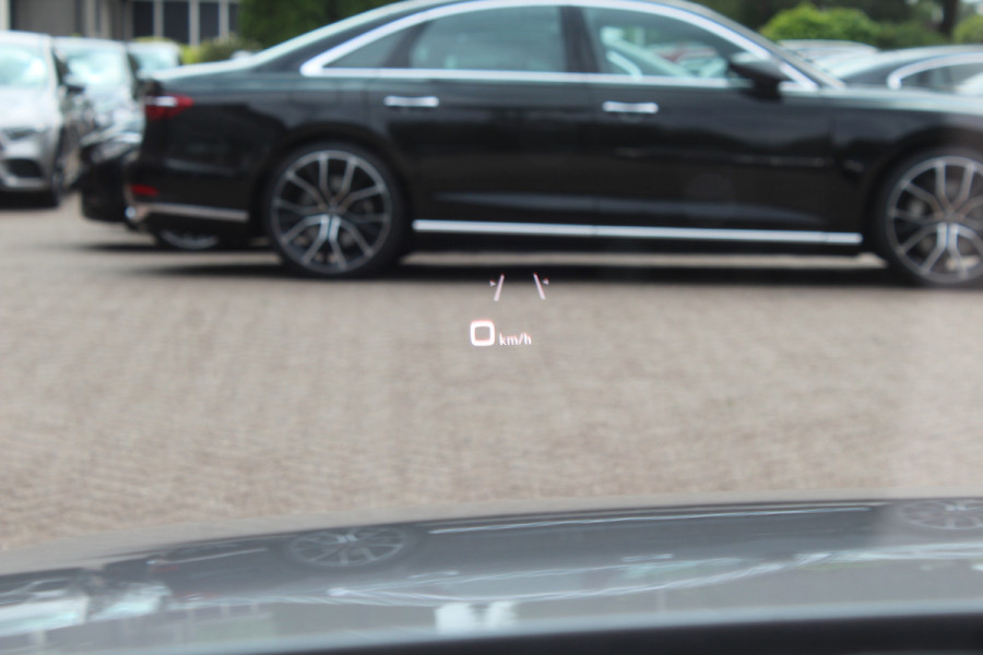 Audi RS4 Avant 2.9 TFSI quattro / Full option / Keramisch / Panoramadak / 360Camera / Carbon / Head-up / Sportuitlaat / 20'' / Luxe Leder / Dodehoek / Virtual Cockpit / Stoelmassage / B&O