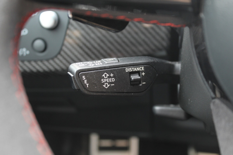 Audi RS4 Avant 2.9 TFSI quattro / Full option / Keramisch / Panoramadak / 360Camera / Carbon / Head-up / Sportuitlaat / 20'' / Luxe Leder / Dodehoek / Virtual Cockpit / Stoelmassage / B&O