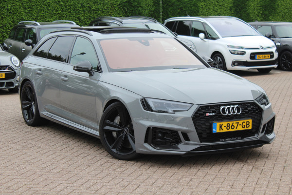 Audi RS4 Avant 2.9 TFSI quattro / Full option / Keramisch / Panoramadak / 360Camera / Carbon / Head-up / Sportuitlaat / 20'' / Luxe Leder / Dodehoek / Virtual Cockpit / Stoelmassage / B&O
