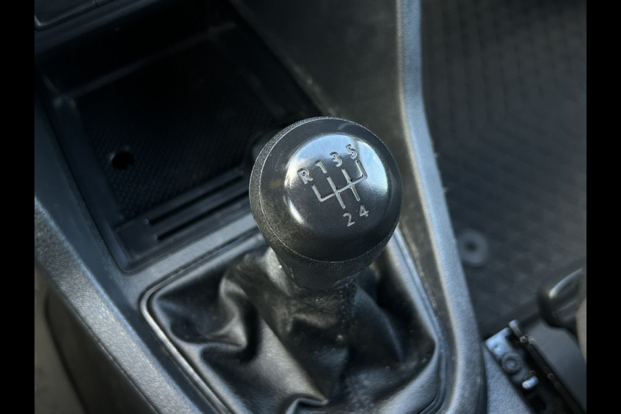 Volkswagen Caddy 2.0 TDI 102 PK / L2H1 / 1e EIG. / **STOELVERWARMING** / TREKHAAK / INRICHTING / AIRCO / CRUISE / BLUETOOTH / PDC