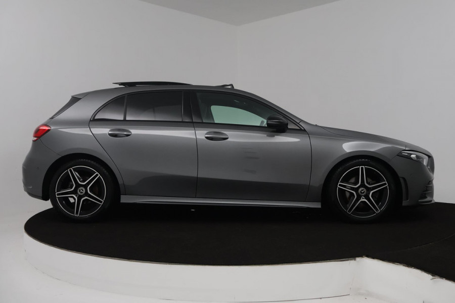 Mercedes-Benz A-Klasse 180 Business Solution AMG (PANORAMADAK, SFEERVERLICHTING, STOELVERWARMING, ELEKTR STOELEN, SENSOREN)