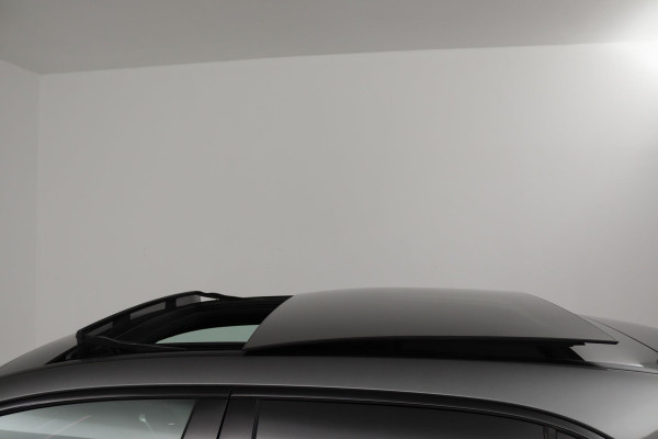 Mercedes-Benz A-Klasse 180 Business Solution AMG (PANORAMADAK, SFEERVERLICHTING, STOELVERWARMING, ELEKTR STOELEN, SENSOREN)