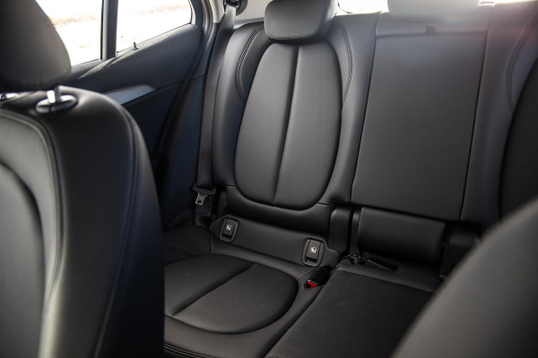 BMW X2 xDrive25e Executive CAMERA / LEDER / PLUG IN HYBRID / STOELVERWARMING