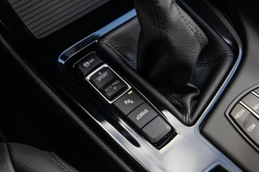 BMW X2 xDrive25e Executive CAMERA / LEDER / PLUG IN HYBRID / STOELVERWARMING