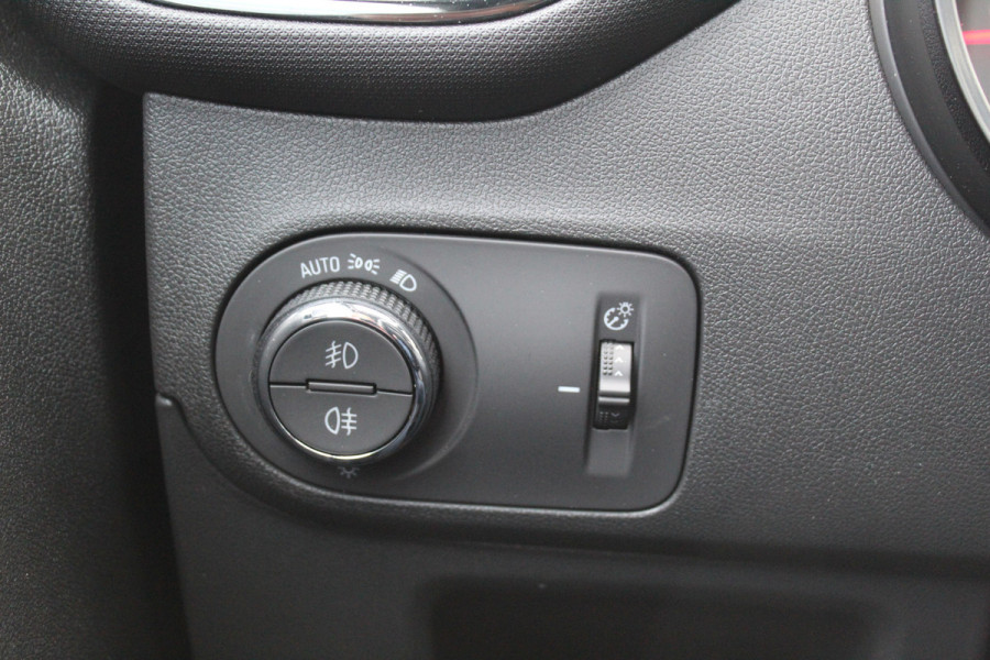 Opel Crossland 1.2 Turbo Ultimate , 110pk , Hoge zit veel comfort Climate control , Cruise control , AGR stoelen voor Navigatie , Bleutooth , Apple Carplay , Camera