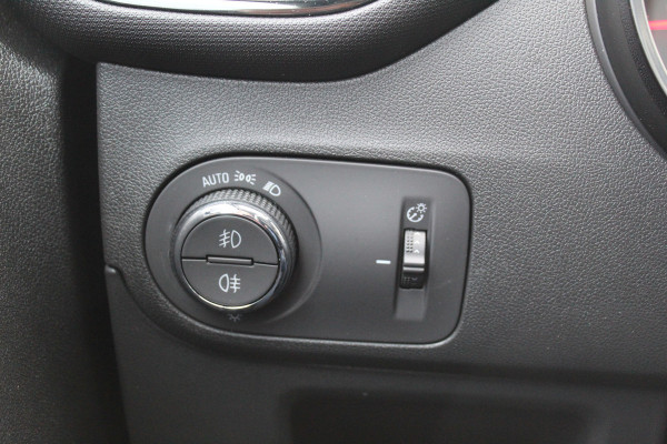 Opel Crossland 1.2 Turbo Ultimate , 110pk , Hoge zit veel comfort Climate control , Cruise control , AGR stoelen voor Navigatie , Bleutooth , Apple Carplay , Camera