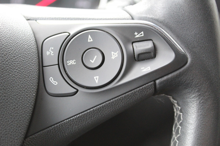 Opel Crossland 1.2 Turbo Ultimate , 110pk , Hoge zit veel comfort Climate control , Cruise control , AGR stoelen voor Navigatie , Bleutooth , Apple Carplay , Camera