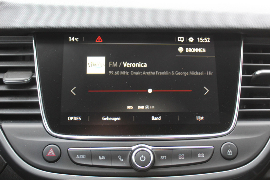 Opel Crossland 1.2 Turbo Ultimate , 110pk , Hoge zit veel comfort Climate control , Cruise control , AGR stoelen voor Navigatie , Bleutooth , Apple Carplay , Camera