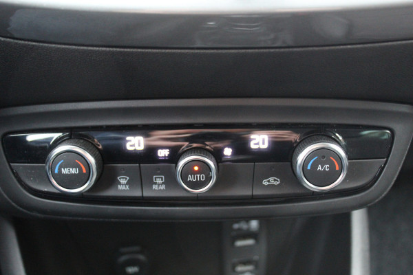 Opel Crossland 1.2 Turbo Ultimate , 110pk , Hoge zit veel comfort Climate control , Cruise control , AGR stoelen voor Navigatie , Bleutooth , Apple Carplay , Camera