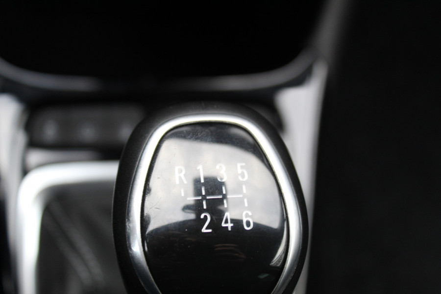 Opel Crossland 1.2 Turbo Ultimate , 110pk , Hoge zit veel comfort Climate control , Cruise control , AGR stoelen voor Navigatie , Bleutooth , Apple Carplay , Camera